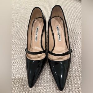 Manolo Blanhik Size 38 Heels
